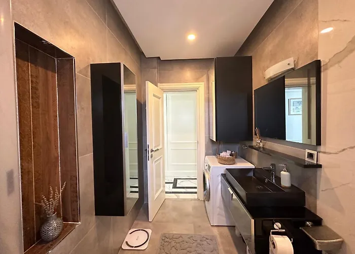 Falcon With Swimming Pool And Great Views In Yalikavak ボドルム