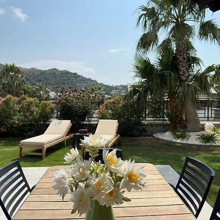 Falcon With Swimming Pool And Great Views In Yalikavak Villa