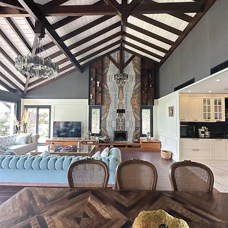 Villa Falcon With Swimming Pool And Great Views In Yalikavak *