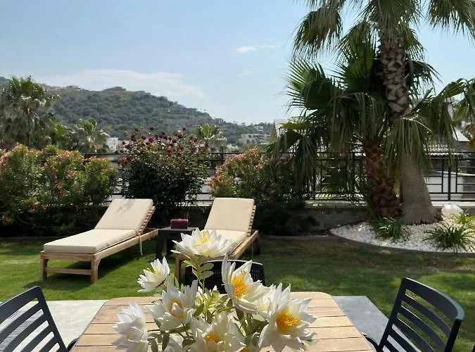 Falcon With Swimming Pool And Great Views In Yalikavak Vila