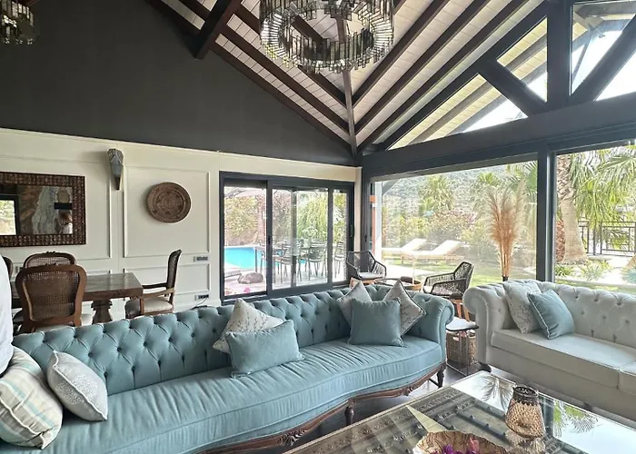 Falcon With Swimming Pool And Great Views In Yalikavak Bodrum